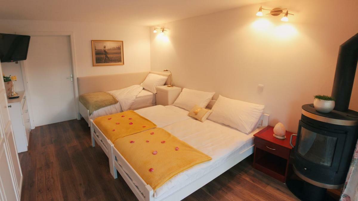 Apartma As Lesce  Exteriör bild